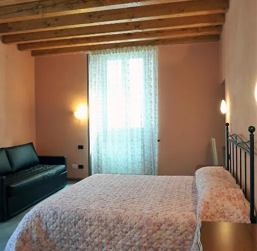فندق مبيت وإفطار Sant'antonio De Foris 4*